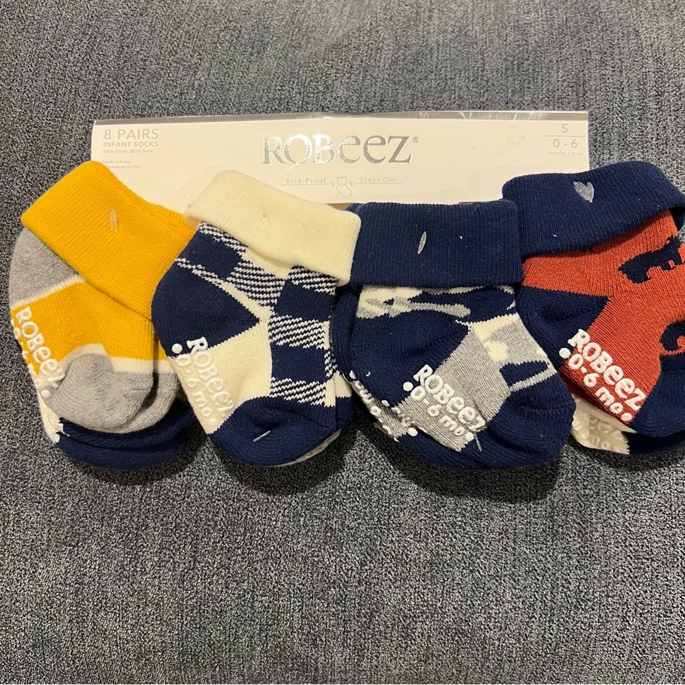 NWT Robeez Baby Socks - Multicolor 8 pairs 0-6 months